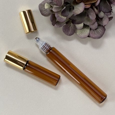 【クリックポスト対応】　１０ml 遮光瓶 ロールオンボトル　ゴールドキャップ　日本製（金冠キャップ）【遮光　レッスン　香水　フレグランス　アロマ　調香】