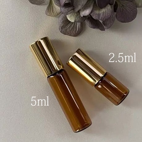 ＜10個より40/％OFF＞５ml ロールオンボトル　遮光ガラス　ゴールドキャップ　日本製　金冠【小ロット　業務用　調香　香水　アロマ　レッスン】