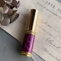 【クリックポスト対応】　クロコダイル革巻き　4ML メタルアトマイザー　ピカゴールド　PGD-CHEPK04　日本製【ピンク　香水　フレグランス　お返し　アロマ　お返し　ギフト】