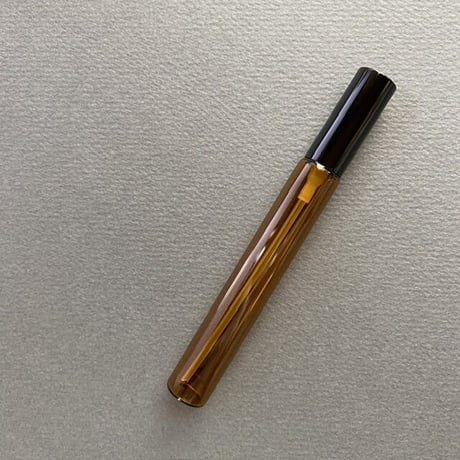 ＜10個入り＞１０ml ロング　 遮光瓶アトマイザー　黒アルミキャップ／黒スプレーポンプ　日本製 【香水　フレグランス　アロマ 　調香　ワークショップ　オリジナル　小ロット】