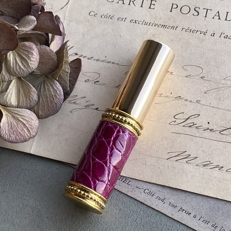 【クリックポスト対応】　クロコダイル革巻き　4ML メタルアトマイザー　ピカゴールド　PGD-CHEPK04　日本製【ピンク　香水　フレグランス　お返し　アロマ　お返し　ギフト】