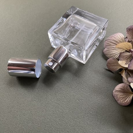 【レターパックプラス発送】 ６個まで購入可能　フランス製 スクエアーガラスアトマイザー 15ML【香水　フレグランス　アロマ　スプレー　ワークショップ　小ロット　全国一律600円】