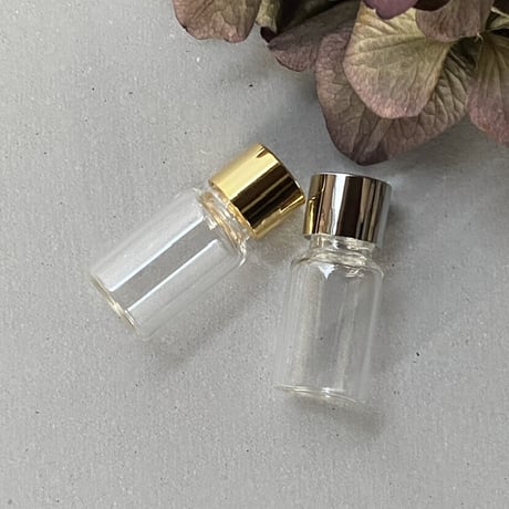 【クリックポスト対応】２.５ml 透明ガラス　スクリュー管　２個入り　日本製【香水サンプル　香水サブスク　アロマ　量り売り　小分け】