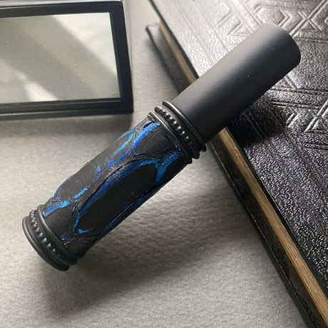 【クリックポスト対応】　パイソン革巻き　5ML メタルアトマイザー　MBKMBL11   日本製【再入荷　メンズ　香水　フレグランス　人気　アロマ　ギフト　キラキラ　お返し】