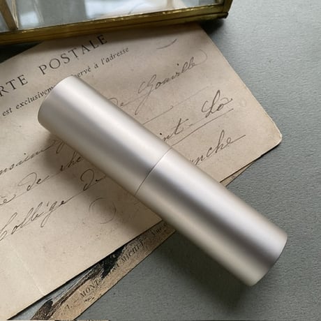 【クリックポスト対応】８ml ツイストアトマイザー　シャンパンゴールド【キャップレス　メンズ　香水　アロマ　フレグランス　消臭　お返し　サブスク】