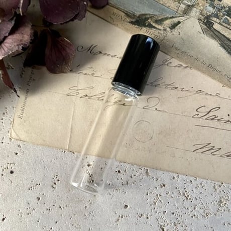 【クリックポスト対応】５ml ロールオンボトル　日本製（ブラックキャップ 36246）【メンズ　香水　フレグランス　アロマ　爪のケア　ネイル】