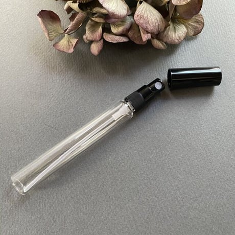 【クリックポスト対応】　８ml ・１０mlロング クリアーアトマイザー　黒アルミキャップ／黒スプレーポンプ　日本製 【メンズ　香水　フレグランス　アロマ　調香　漏れない】