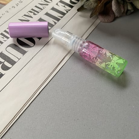 【クリックポスト対応】　４ml リボン柄 ガラスアトマイザー　PK/GR　日本製