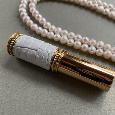 【クリックポスト対応】　クロコダイル革巻き　4ML メタルアトマイザー　ゴールド　PGDWH 02　日本製【メンズ　白　香水　フレグランス　人気　アロマ　ギフト　ワニ革】