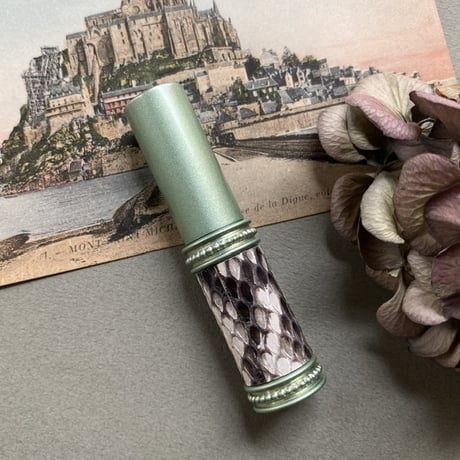 オーストリア製 エメラルドグリーン 香水瓶 花の装飾 アトマイザー