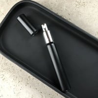 ＜10個以上40%OFF＞８ml  ALLマットブラック アトマイザー（シルバーメタルスプレーポンプ）日本製 【小ロット　マット　メンズ　香水　フレグランス　アロマ　調香】