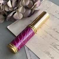 【クリックポスト対応】　クロコダイル革巻き　5ML メタルアトマイザー　ピカゴールド　PGD-CHEPK03　日本製【ピンク　香水　フレグランス　人気　アロマ　お返し　ギフト】