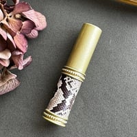 【クリックポスト対応】　革巻きメタルアトマイザー　スネーク　YESK03　日本製【イエロー　メンズ　香水　フレグランス　ナチュラル　お返し　ギフト】