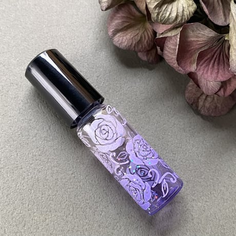 【クリックポスト対応】　４ml ラメバラ ロールオンボトル　パープル　日本製 【香水　アロマ　フレグランス　香り　薔薇　ギフト】