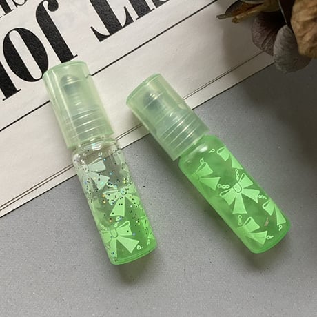 【クリックポスト対応】　４ml リボン柄 ロールオンボトル　ネオングリーン　日本製　クリックポスト発送