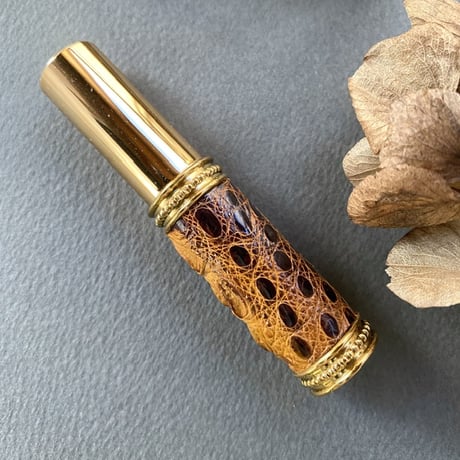 【クリックポスト対応】　ワニ革巻き　５MLメタルアトマイザー ゴールド カイマン 　PGD5ML03　日本製【人気　メンズ　香水　フレグランス　アロマ　お返し　ギフト】
