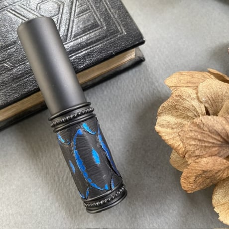 【クリックポスト対応】　パイソン革巻き　4ML メタルアトマイザー　MBKMBL13   日本製【再入荷　人気　メンズ　香水　フレグランス　アロマ　ギフト　キラキラ　お返し】