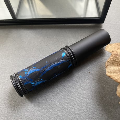 【クリックポスト対応】　パイソン革巻き　5ML メタルアトマイザー　MBKMBL12   日本製【再入荷　人気　メンズ　香水　フレグランス　アロマ　ギフト　キラキラ　お返し】