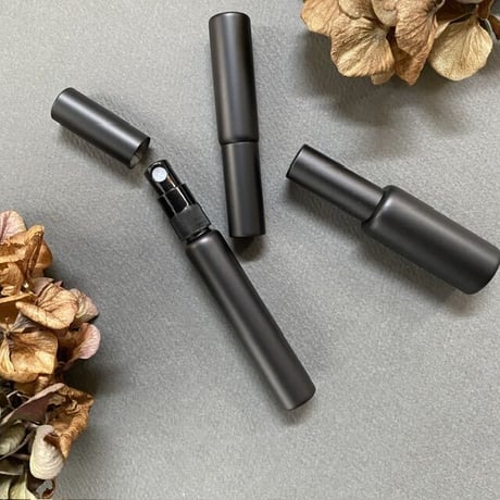 【クリックポスト対応】　８ml  ALLマットブラックアトマイザー　黒スプレーポンプ　日本製 【ノベルティー　メンズ　香水　フレグランス　アロマ　ギフト】