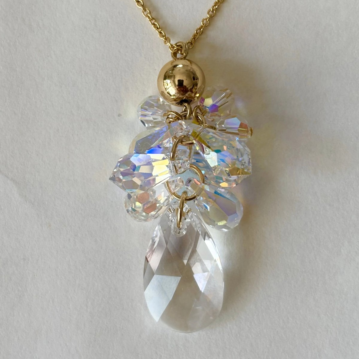 AURORA & CRYSTAL BOUQUET NECKLACE | LIVaccessories