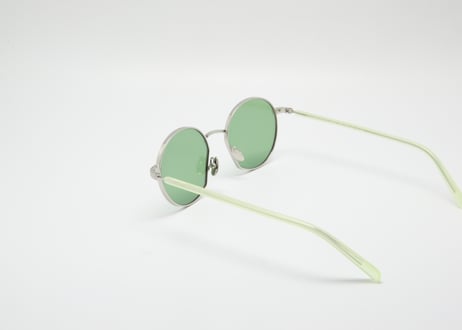 Leo  E28 - green  Lens