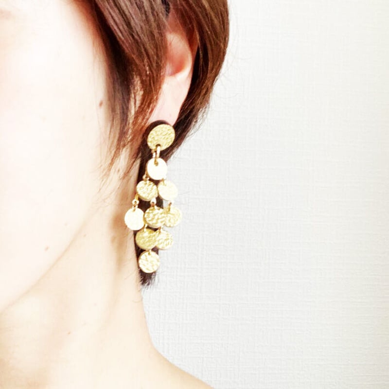 UROKO Gold Mサイズ】牛革の軽いキラキラピアス イヤリング変更可能  