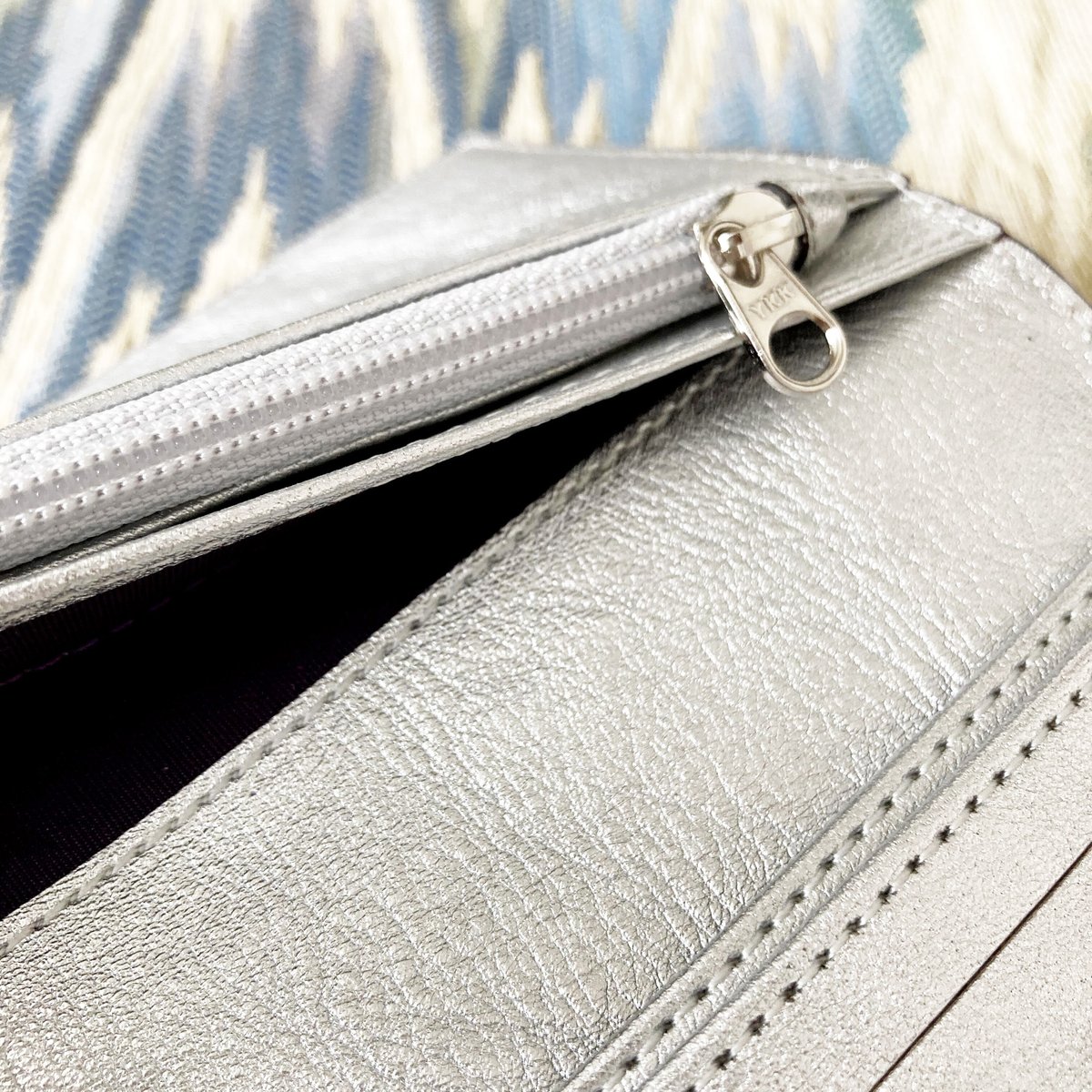 Twinkle Silver】牛革の薄い長財布 シルバー silver メタリック 