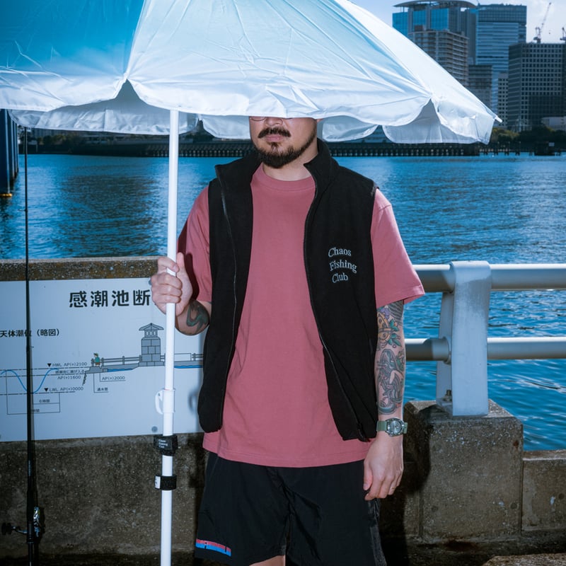 Arch Logo Fleece Vest BLACK | Chaos Fishing Club