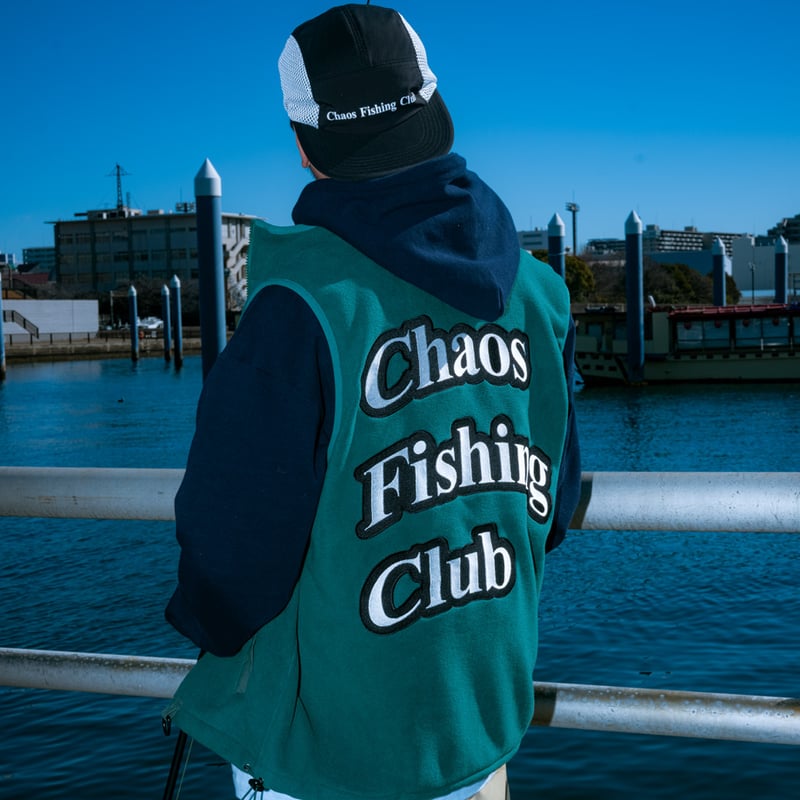 Arch Logo Fleece Vest BLACK | Chaos Fishing Club