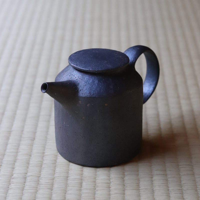 村上躍さん ポット 黒焼締 村上躍さん ポット 黒焼締 黒焼締ポット |