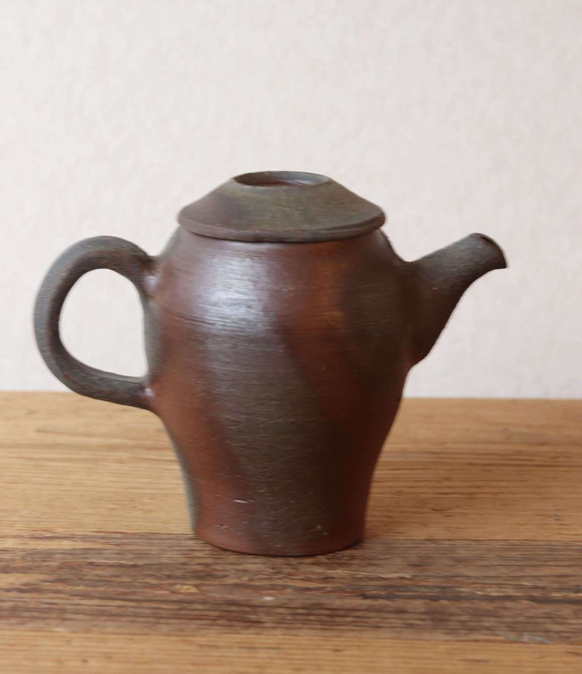 焼締陶板 陶磁器 志戸呂焼 丹黒カイラギ 片口茶碗 （共箱付） 鈴木青宵