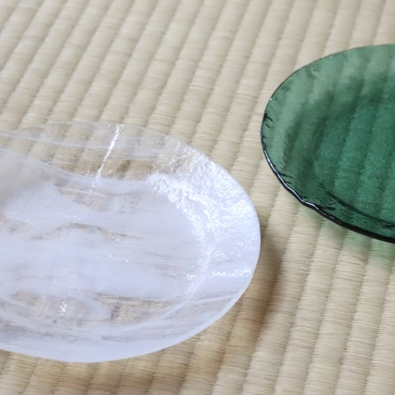 池谷三奈美さん　ガラス　プレート　器　リム 池谷三奈美さん ガラス 器 リム皿 プレート 作家 - メルカリ