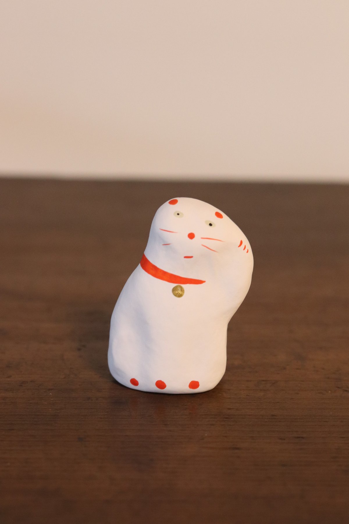 招き猫置物 竹根彫刻ダークブラウン 竹製 猫の彫刻