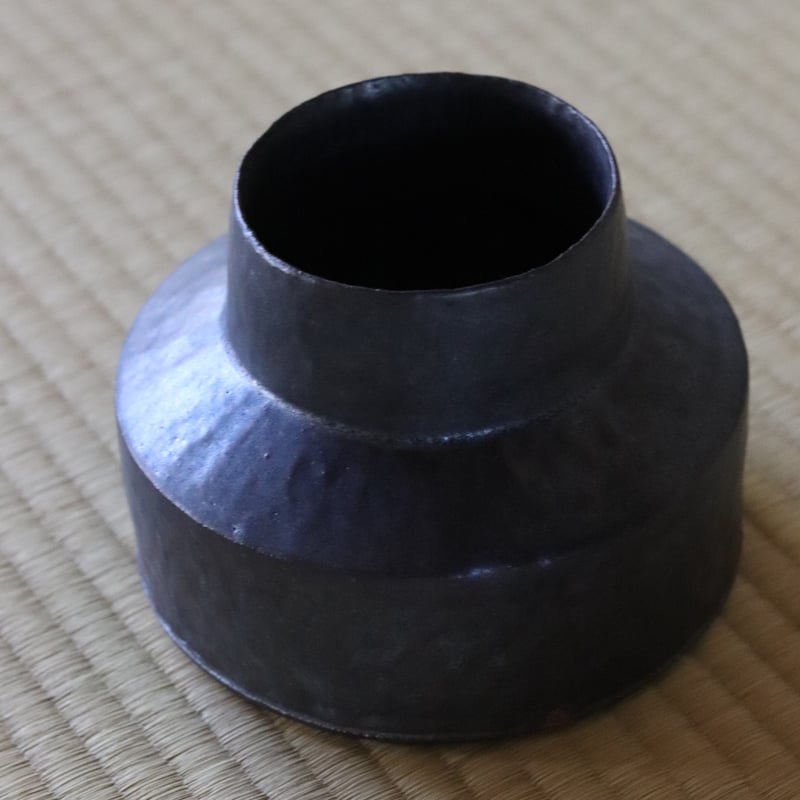 村上躍 黒鉄釉花器 | 丹羽茶舗