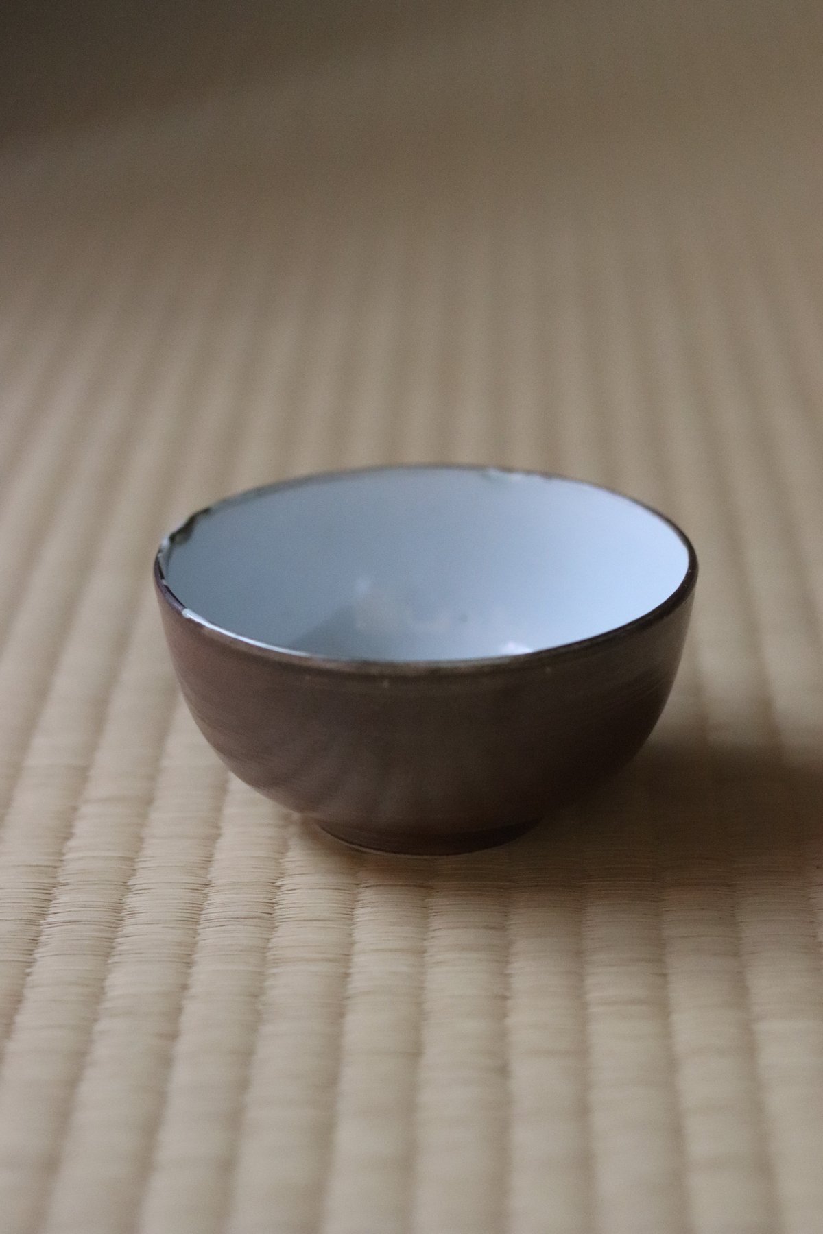 浜野まゆみ 染付桃紋錆釉碗 | 丹羽茶舗