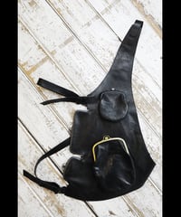 NU-1845 - LEATHER VEST WITH METAL CLASP "GAMAGUCHI"