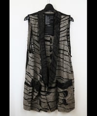 DS-262 - SLEEVELESS JACKET - BLACK-BEIGE