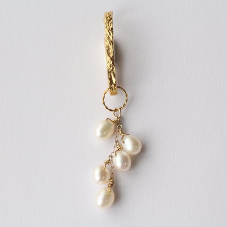 Small Pearls チャーム