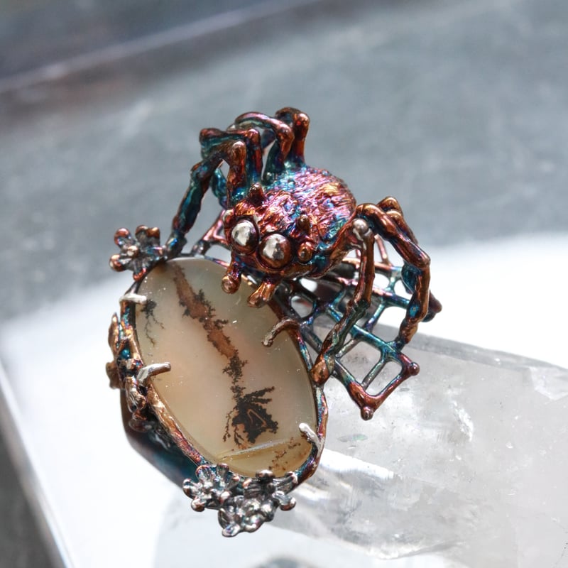 赤い蜘蛛#14 | Lissita