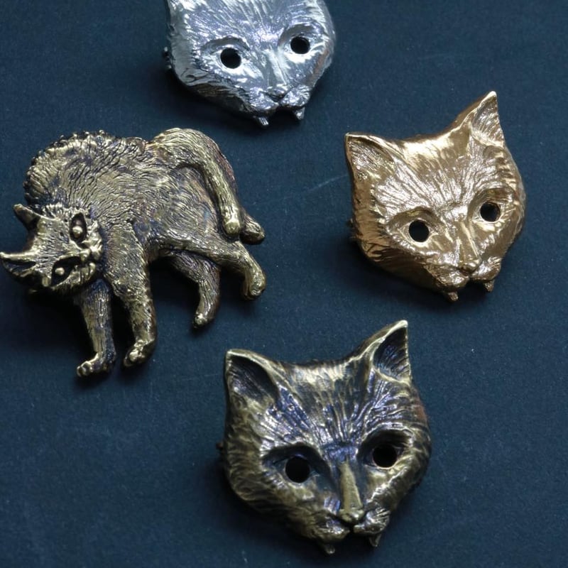 化け猫のお面ブローチ/ペンダント | Lissita