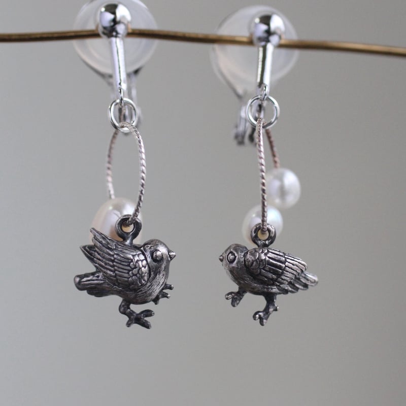 鳩の雛ピアス・イヤリング | Lissita