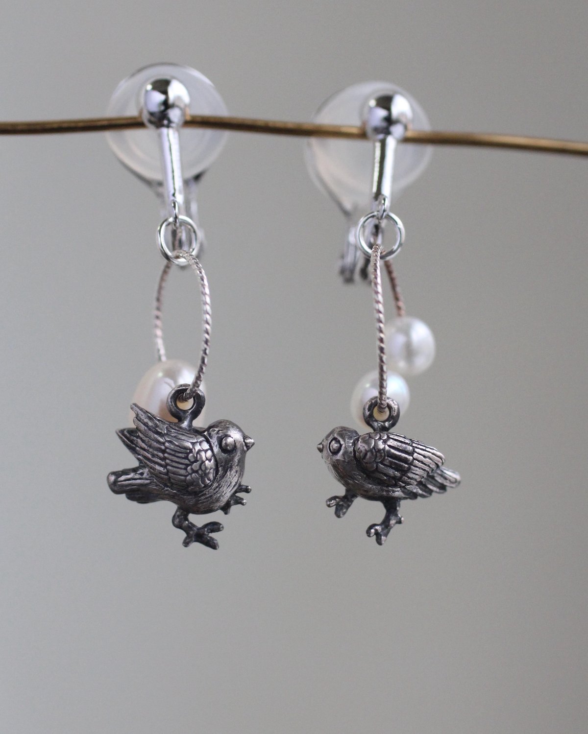 鳩の雛ピアス・イヤリング | Lissita