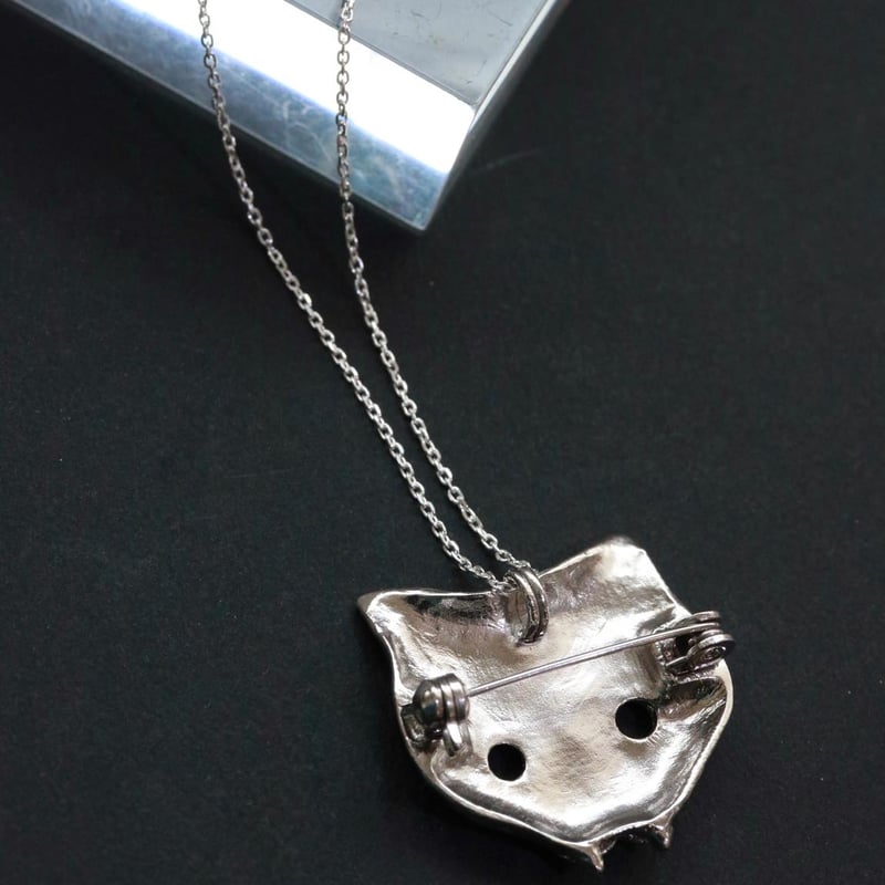 化け猫のお面ブローチ/ペンダント | Lissita