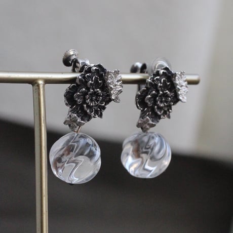 宝相華と蝶のピアス/イヤリング　片耳