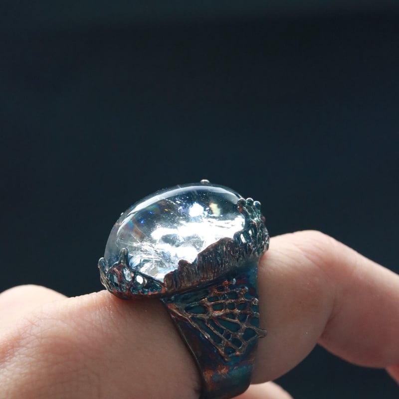 究極品質　異世界に煌めく幻想郷　虹を纏いしバイカラーフローライトの大珠ブレス オーナー秘蔵のエンジェルフェザーフローライト｜8月29日新着