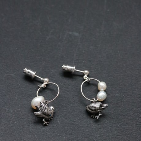 鳩の雛ピアス・イヤリング