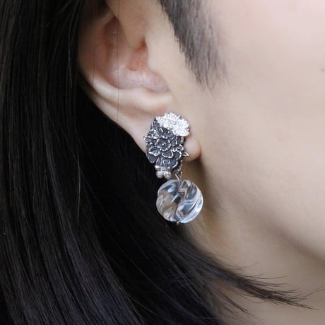 宝相華と蝶のピアス/イヤリング　片耳