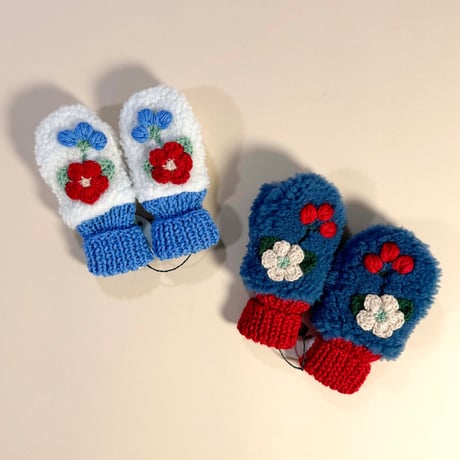RKO_Floral Fluffy Mittens (WHITE/BLUE) / 1-2,3-4years