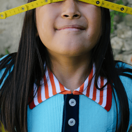 LIGNE NOIRE ENFANTS_ POLO (Light Blue/Red) / 6years