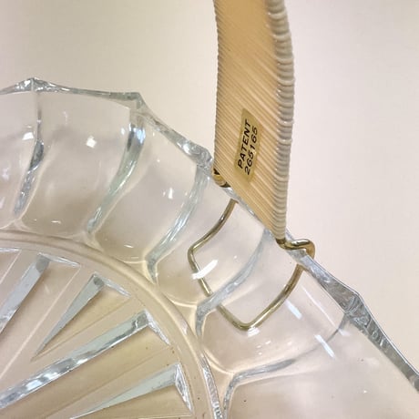 glass dish with handle (dead stock)